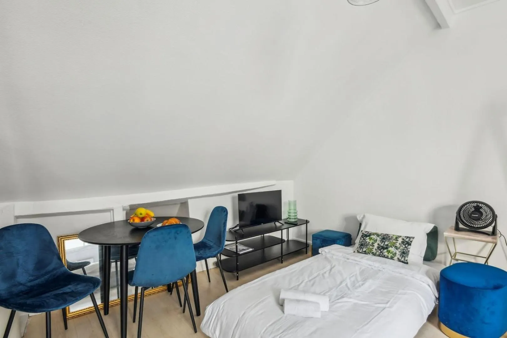 Apartment Bnbnook - Cozy Studio - Walk To Notre-Dame & Seine Paris France