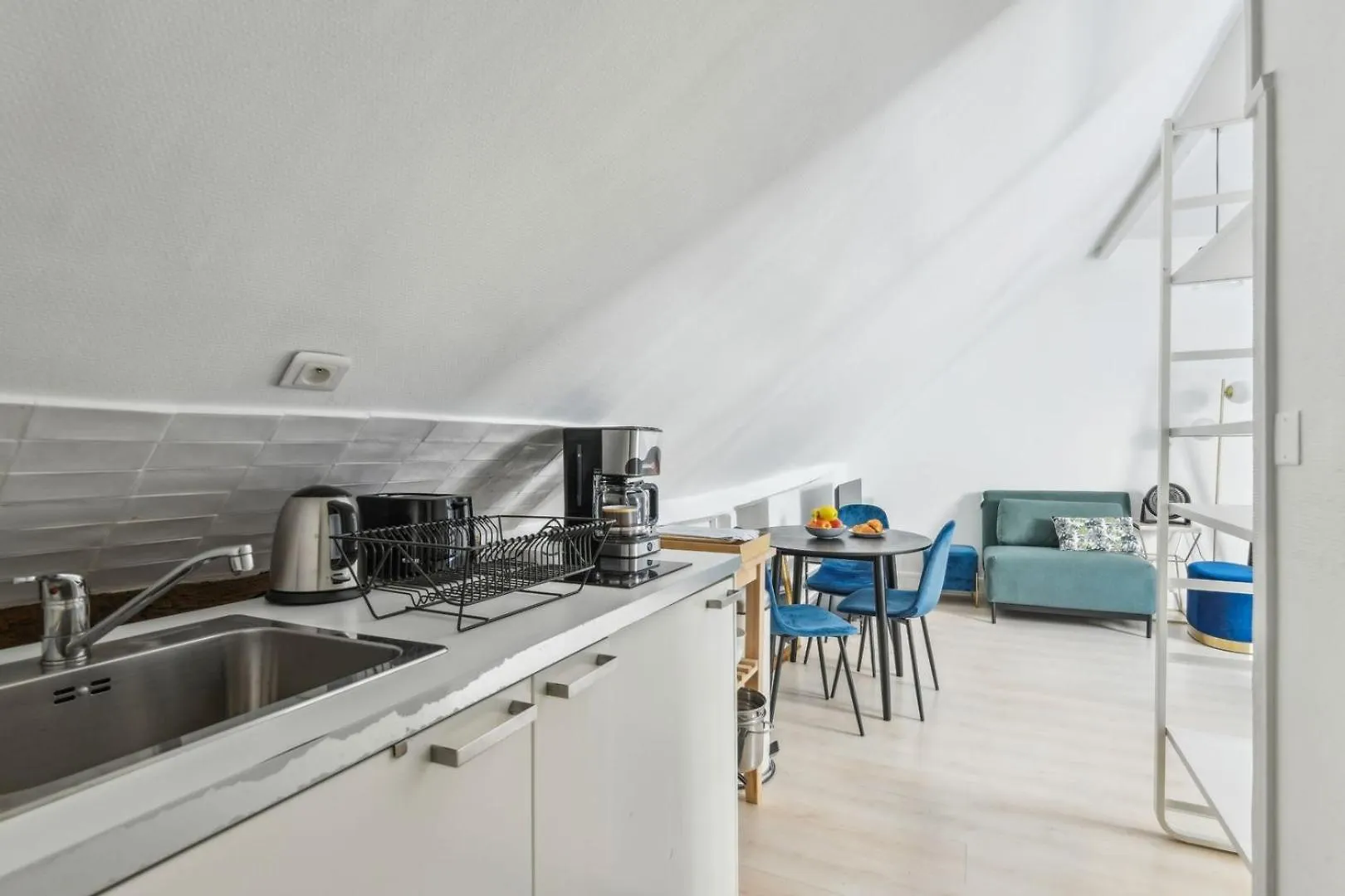 Bnbnook - Cozy Studio - Walk To Notre-Dame & Seine Paris 0*,  France